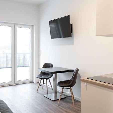 Monteurzimmer Berlin Pankow Mit Dachterrasse - Nur 10 Min. Von Der A10 - 3 Zimmer/ 7 Betten 外观 照片
